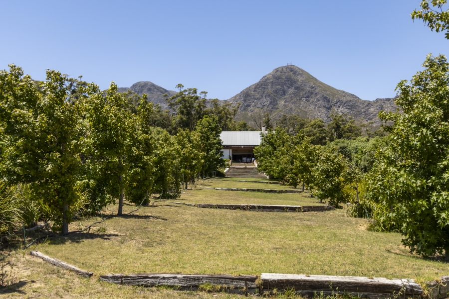 5 Bedroom Property for Sale in Sir Lowrys Pass Village Western Cape